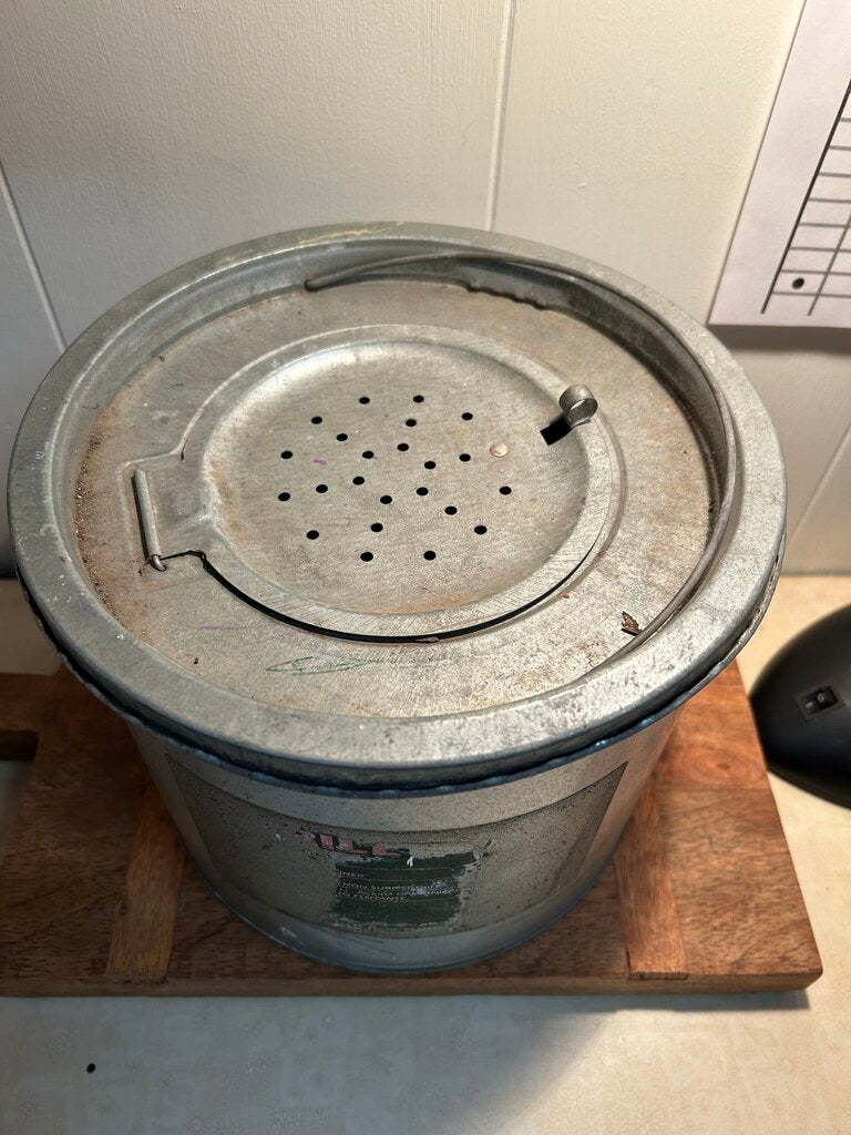 VINTAGE GALVANIZED MINNOW BUCKET