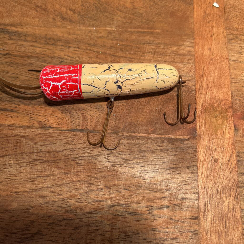 LURE ORNAMENT RED