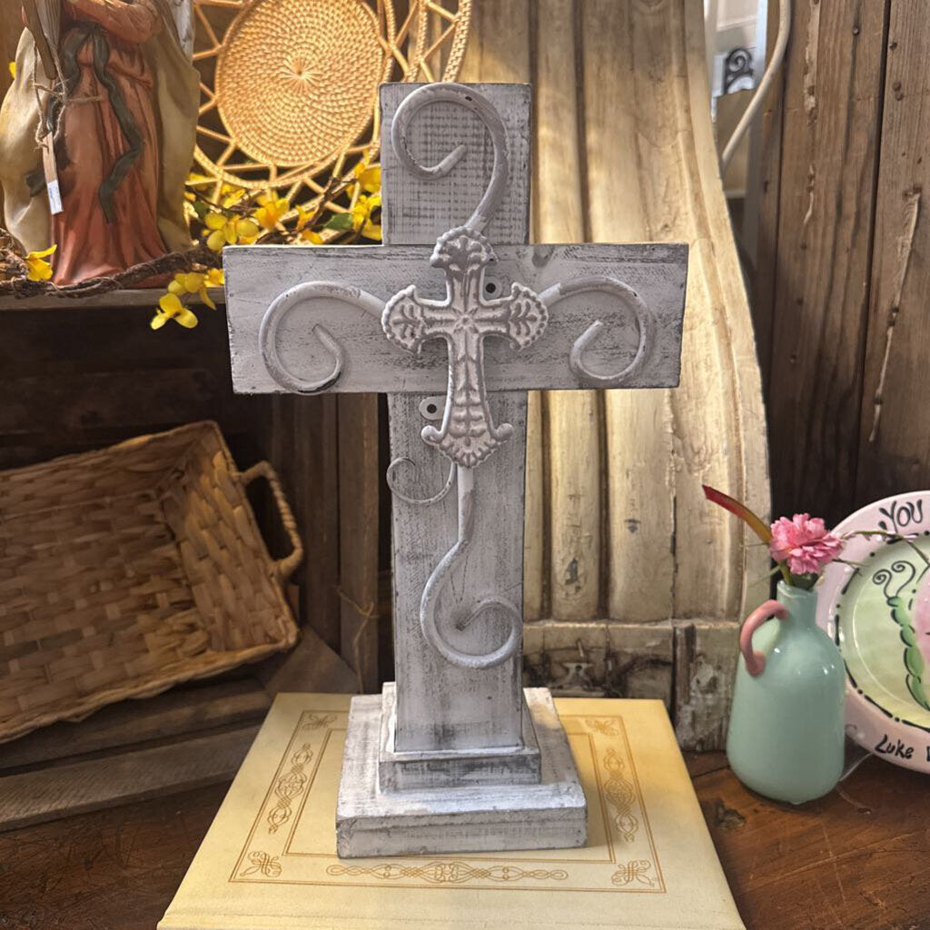 LRG WHITE WOODEN CROSS
