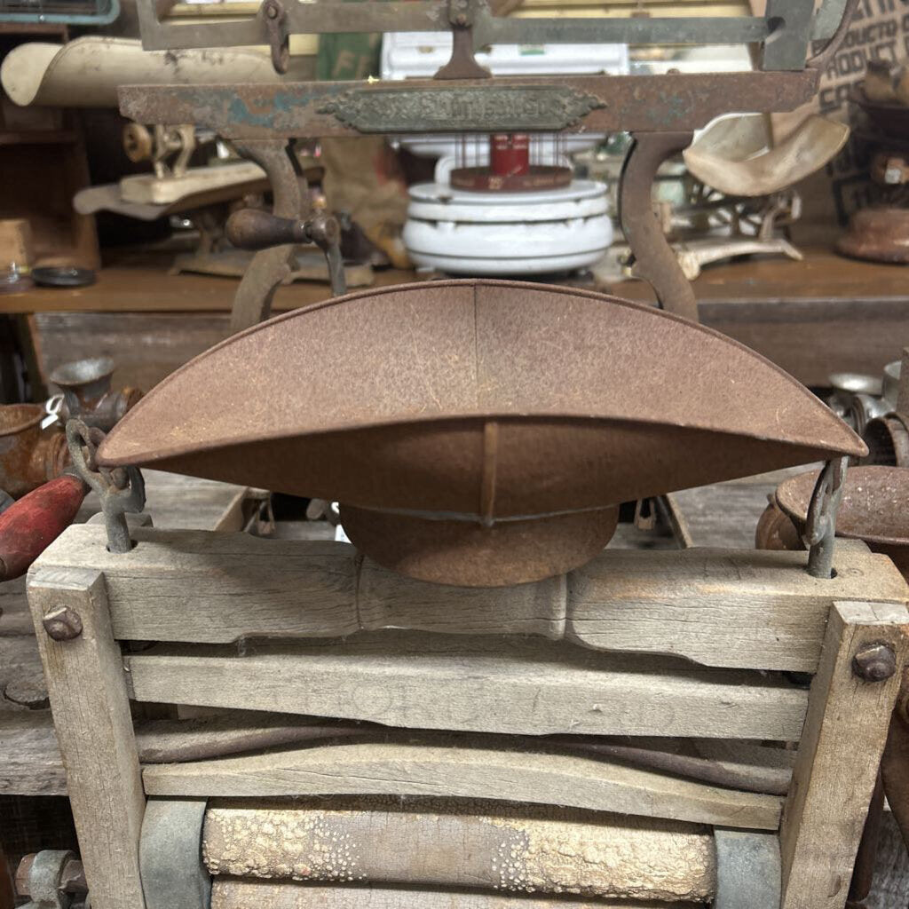 VINTAGE SCALE BOWL