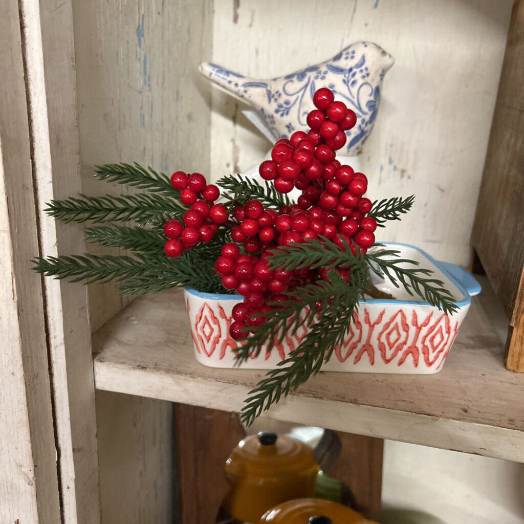 RED BERRY/EVERGREEN PICK 9"