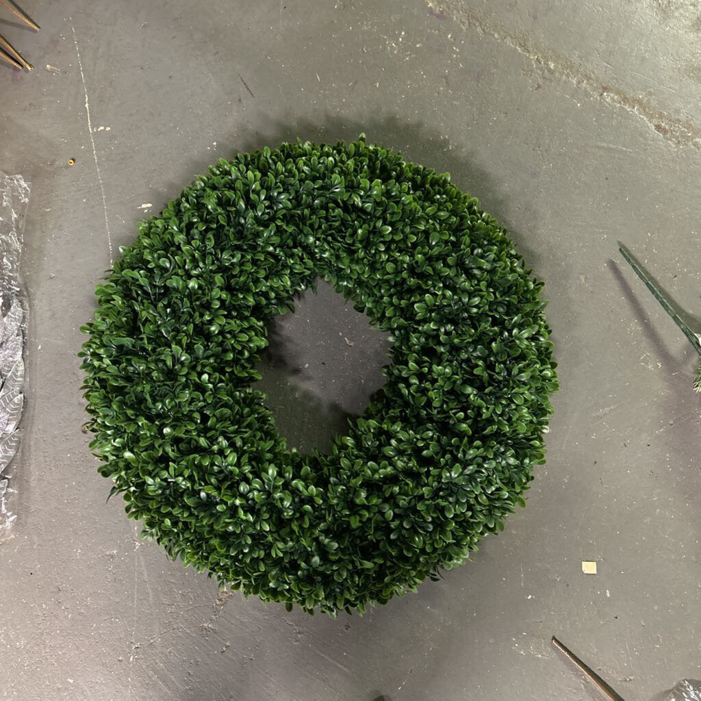 EUCALYPTUS WREATH 24"