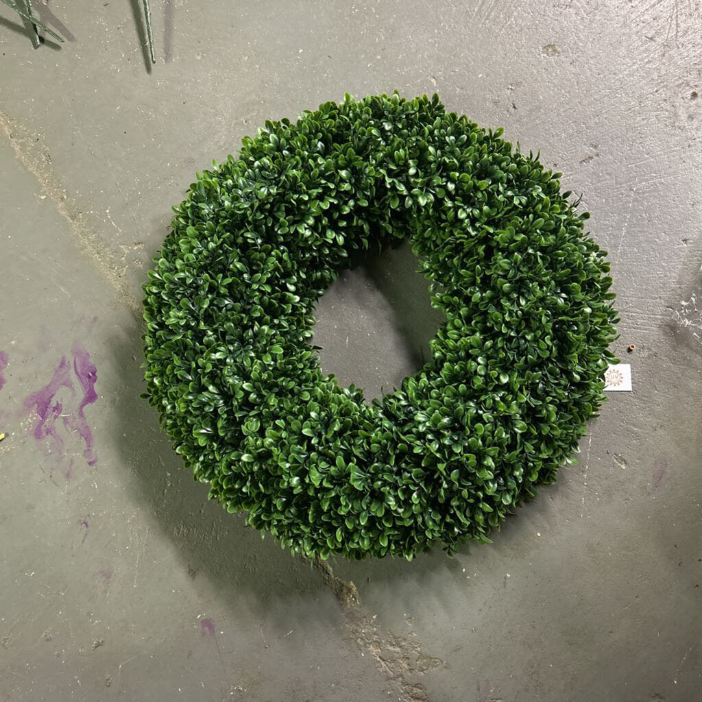 BOXWOOD WREATH 26"