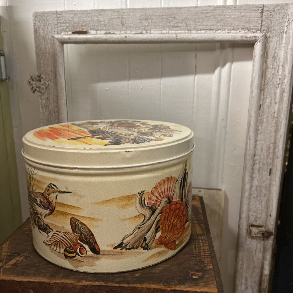 TREASURES OF THE SEA PRETZEL TIN
