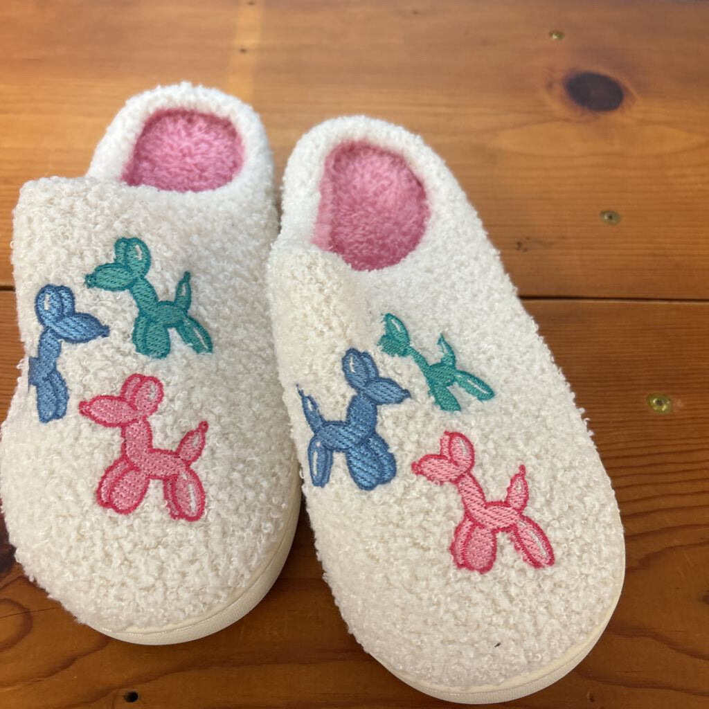 BALLOON DOG SLIPPERS (7-8)