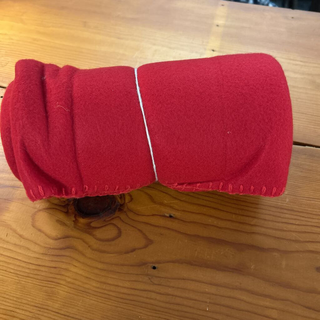RED FLEECE THROW 50"X60"
