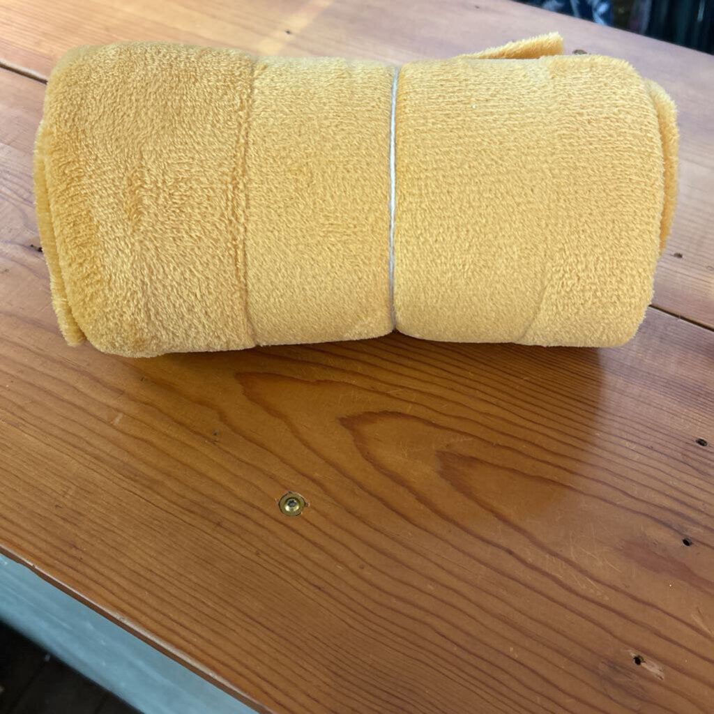 GOLD FLEECE BLANKET 50"X60"