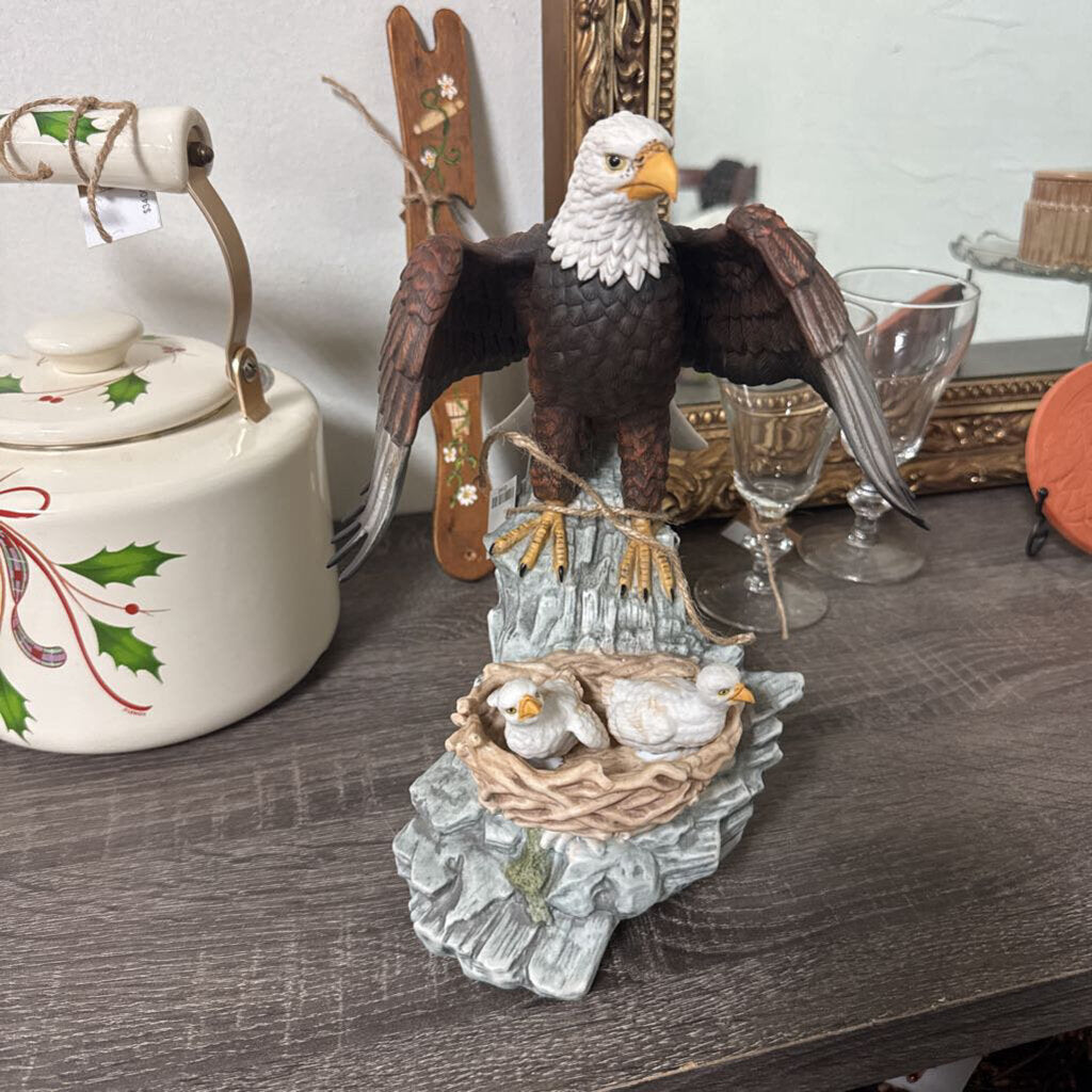 EAGLE/AMERICAN FLAG