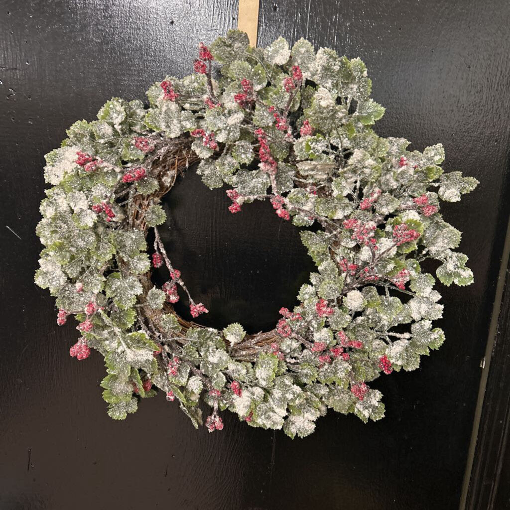 FROSTED SMALL BERRY WREATH 22"