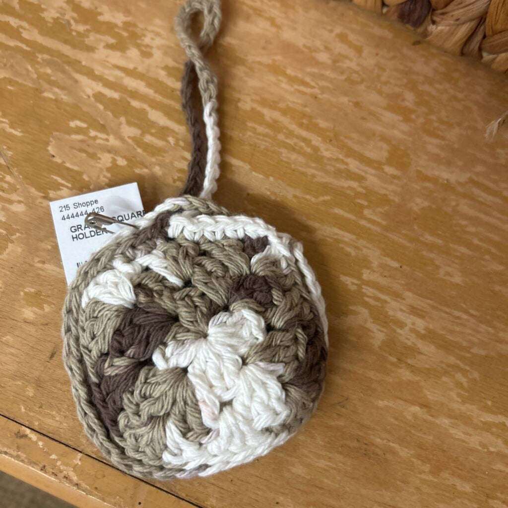 GRANNY SQUARE EAR BUD HOLDER