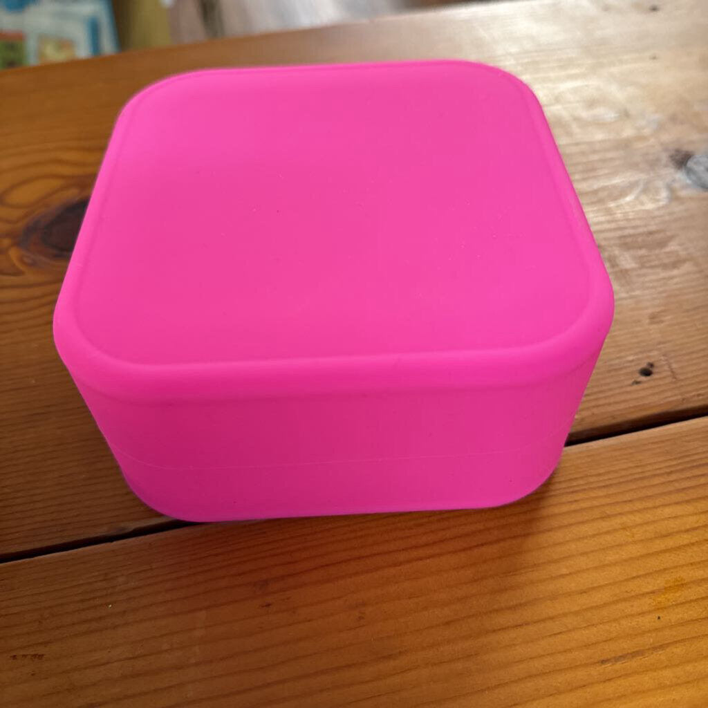 HOT PINK SQUARE SILICONE POUCH