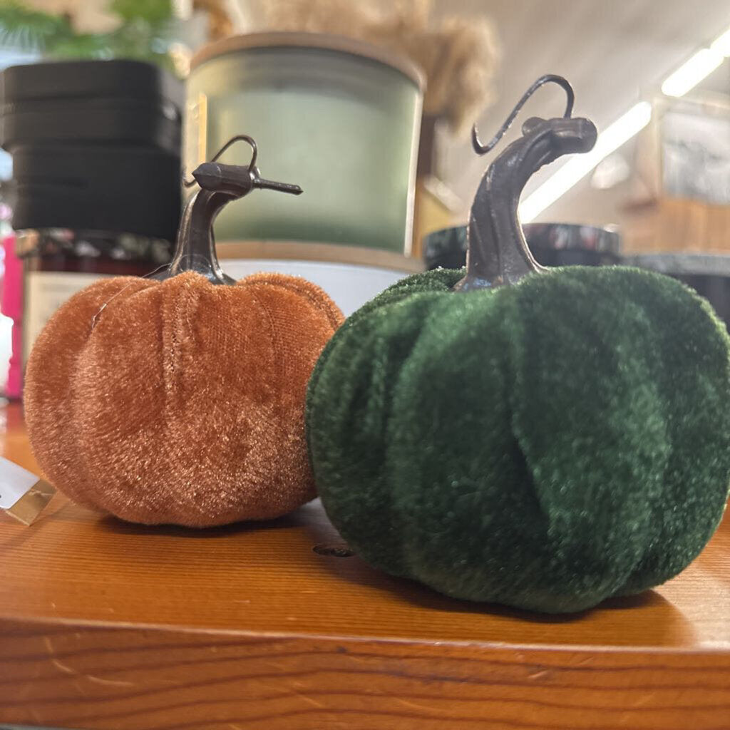 SMALL VELVET PUMPKIN