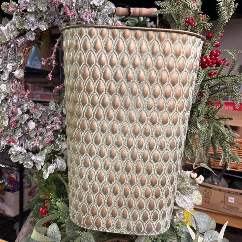METAL PATINA PLANTER WITH HANDLE