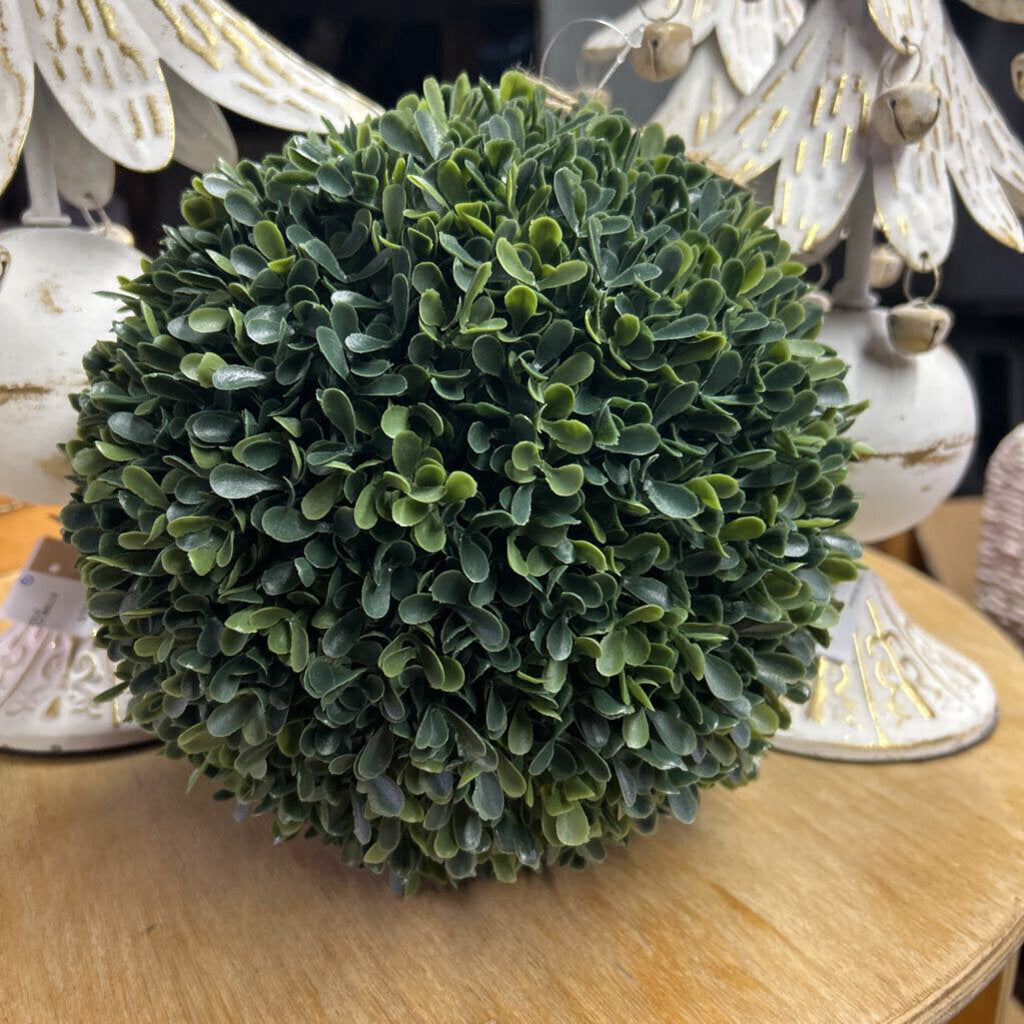 METAL PATINA PLANTER WITH HANDLE