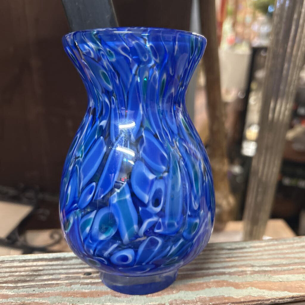 BLOWN GLASS VASE
