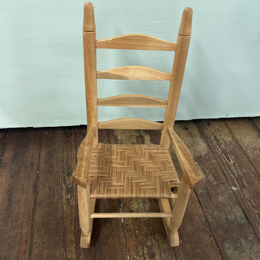 VINTAGE CHILDS ROCKING CHAIR