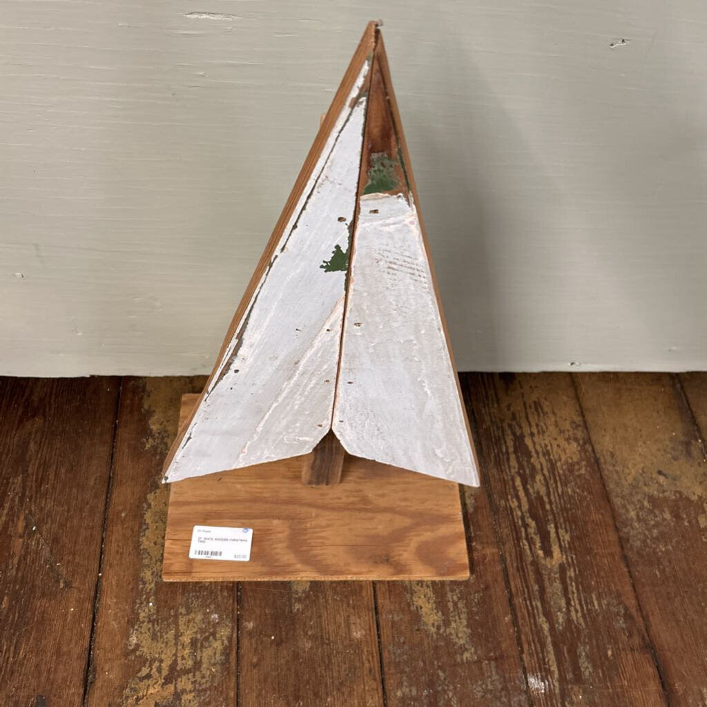 21" WHITE WOODEN CHRISTMAS TREE