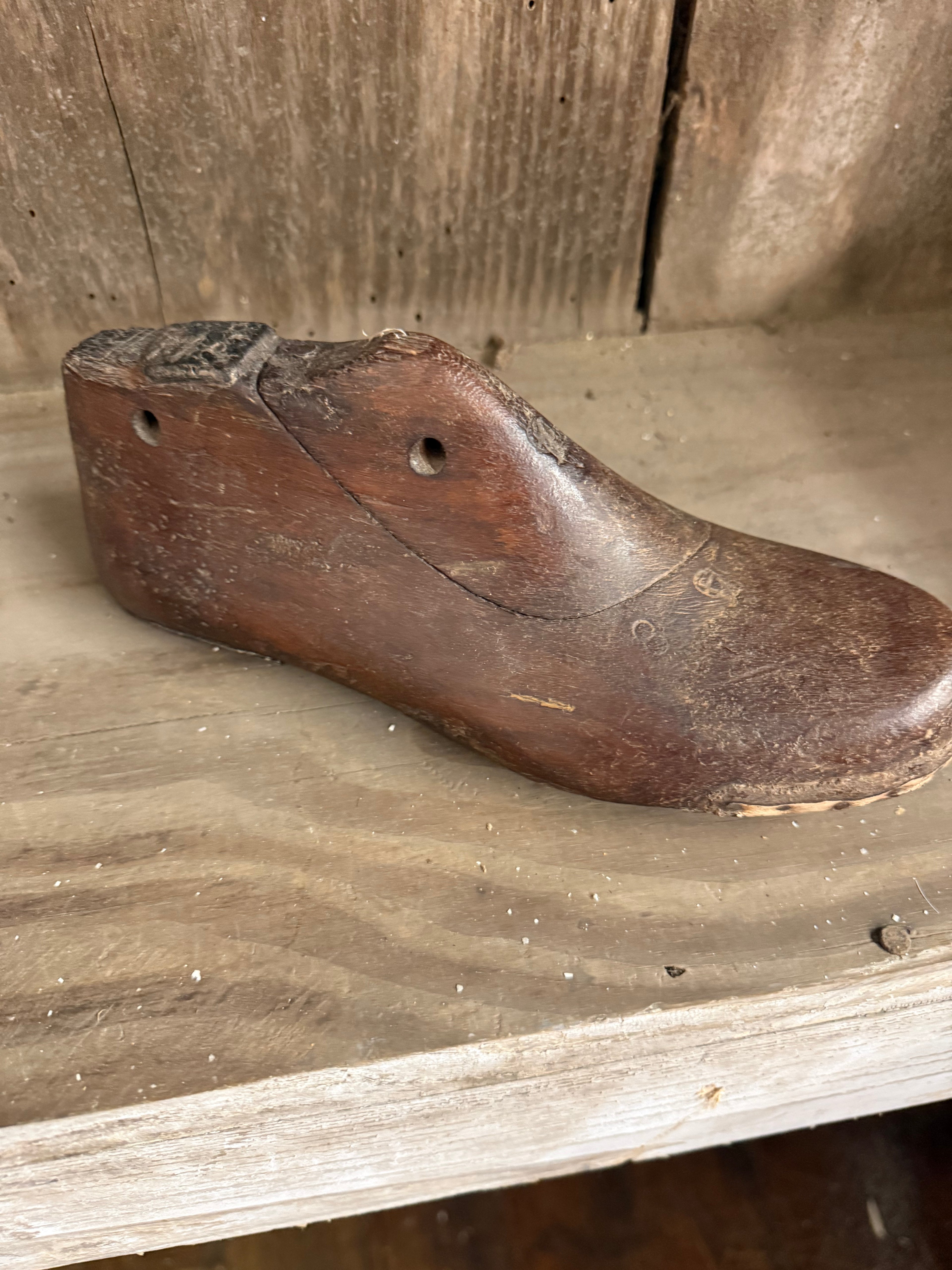 WOODEN SHOE