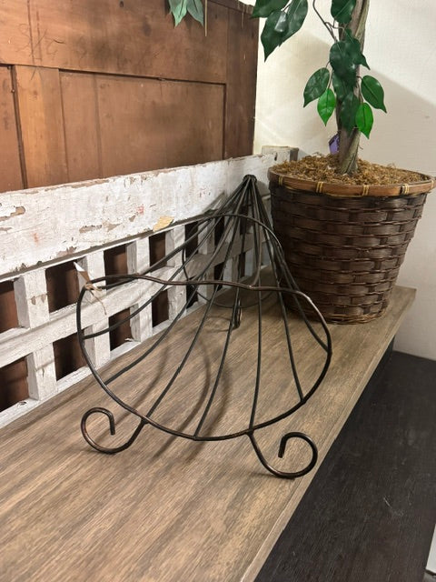 METAL CORNUCOPIA LRG